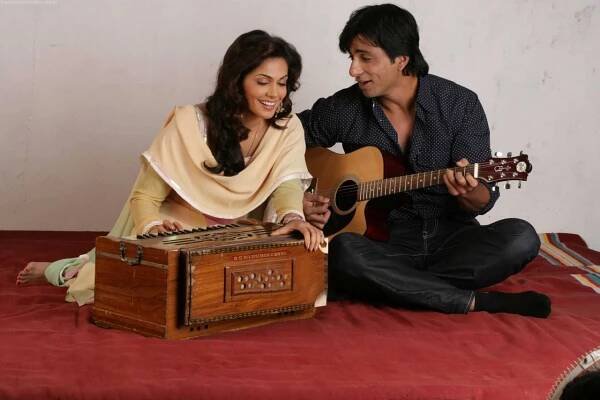 Sonu Sood And Isha Koppikar Movie Stills