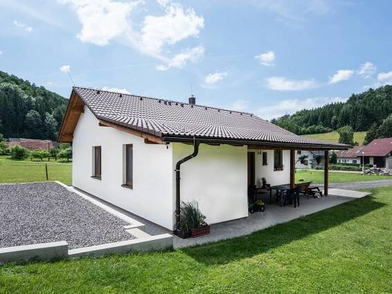 Přízemní dřevostavba 4+1 s garážovým stáním, Středočeský kraj, terasa 