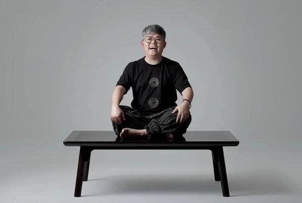 Hong Wei: abstract furniture forms derived from the Chinese language | China Design Centre