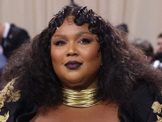 Lizzo Went Bronde For a Day and Looked Totally Different – See Photo