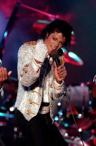 Před čtyřiceti lety Michael Jackson poprvé popřel zemskou přitažlivost