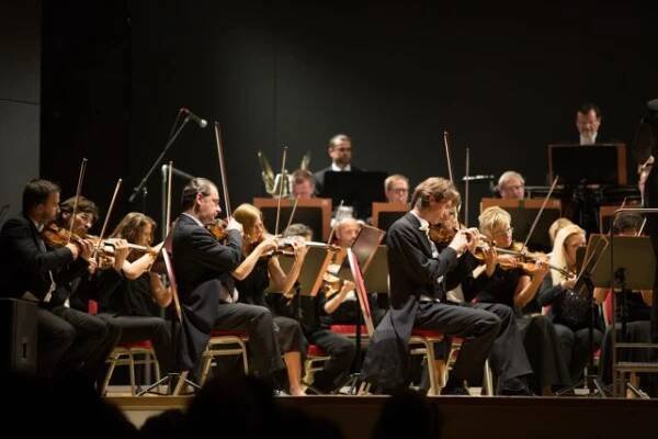 Karlovarský symfonický orchestr | foto: Karlovarský symfonický orchestr