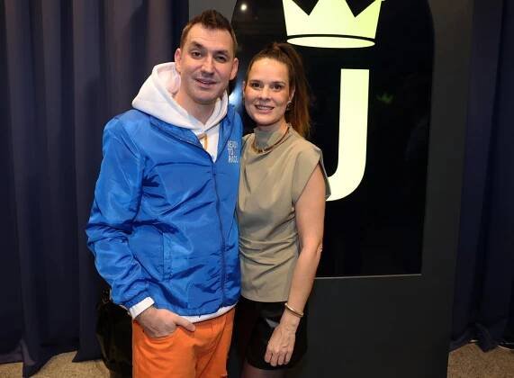 Vojtek pokřtil Bartákovi zakázaný klip: Drogy zkoušeli i na Kabáty!