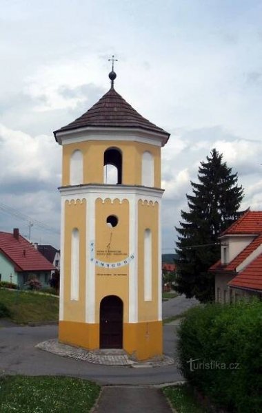 kaplička na návsi ve Skaličce