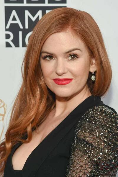 Isla Fisher with Wavy Auburn Hair