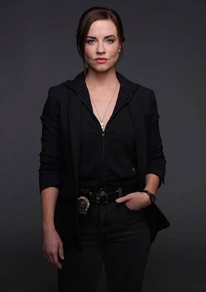 Molly Burnett - Actress, Singer, Producer