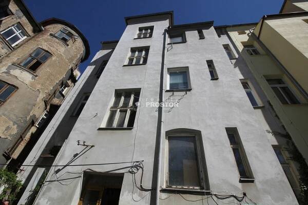 Činžovní dům s 11 bytovými jednotkami ve výstavbě, Plzeň - Jižní předměstí, ul. Nerudova