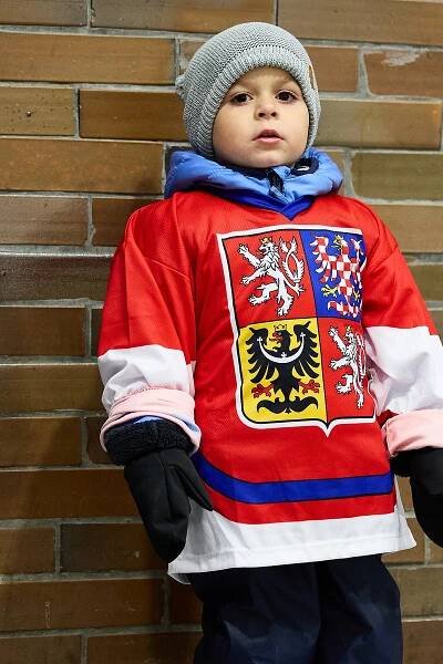 Hokejová mládež řádila na náchodském zimáku. Bojovalo se o starostovu trofej