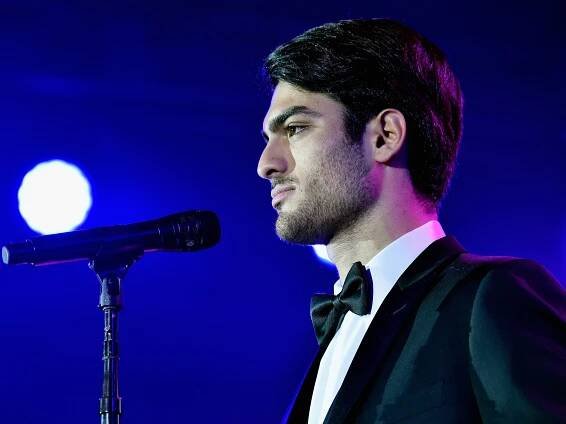 Matteo Bocelli canta al matrimonio di Jeff Bezos e Lauren Sanchez: tre canzoni all'ingresso degli sposi