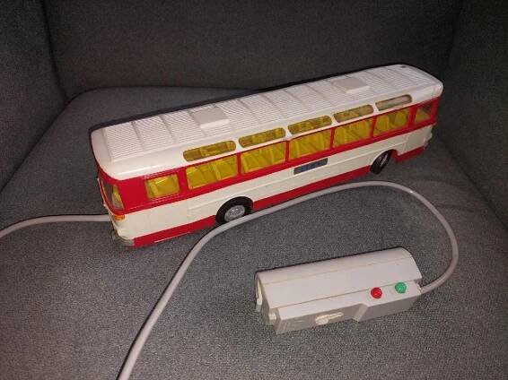 Autobus hračka Karosa na bovden ITES.