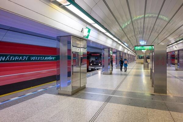 Metro A; stanice Nádraží Veleslavín. Foto: DPP