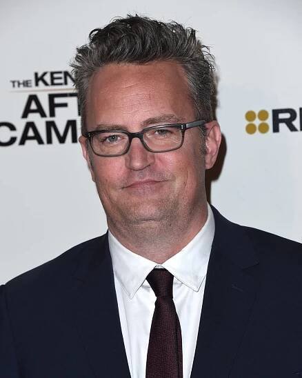 Matthew Perry na nejnovější fotografii. Chandler z Přátel promluvil o své závislosti, kdy "udělal" litr vodky denně a nepohrdl
