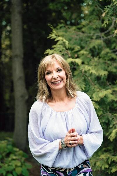 About — Lorie Hartshorn