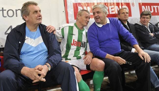 Bývalý gólman Bohemians Zdeněk Hruška (vlevo) byl v pořádném šoku, když se dozvěděl, že zemřel jeho někdejší spoluhráč z Vršovic František Jakubec.