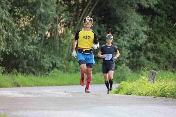 Šestý maraton za šest dní. Na Moravě a s indiány z knihy Born to run. MUM jde do „finiše" - RUNGO.cz