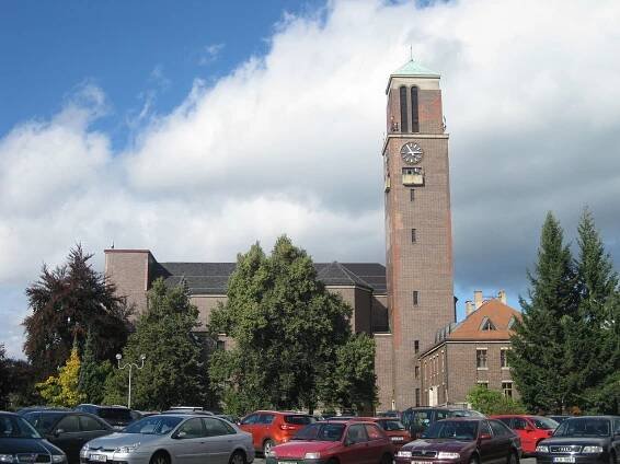 Soubor:Kostel Nejsvětějšího sdrce Páně, Jablonec nad Nisou b.JPG – Wikipedie