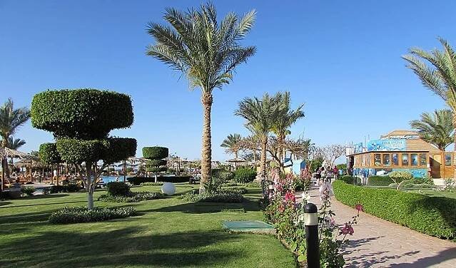 Hotel Hurghada Long Beach Resort: fotografie vybavení exteriérů a interiérů ubytování.