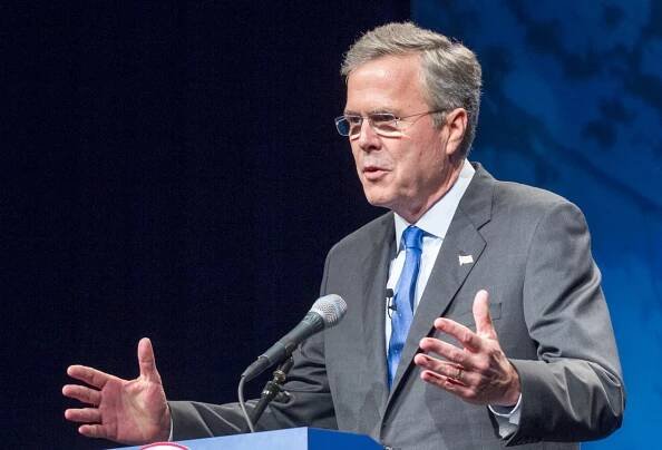Mali ísť Američania do Iraku? Jeb Bush sa s odpoveďou trápil