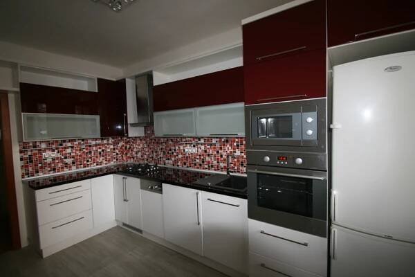 kuchyně Ostrava bordo lesk
