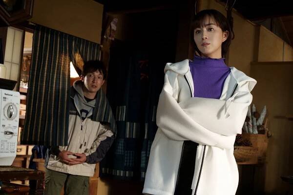 Jósuke Asari, Manami Higa - Oja no okane wa dare no mono: Hótei sózokunin - Z filmu