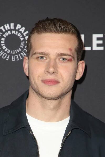 Oliver Stark