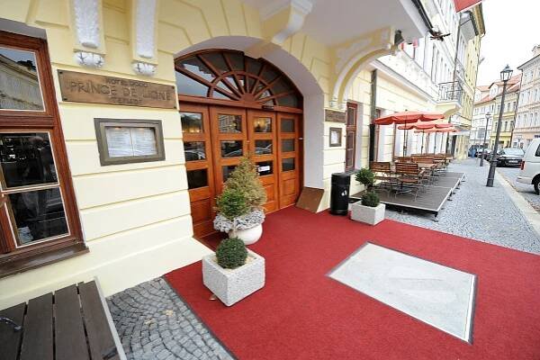 Pobyt se snídaní v Teplicích: elegantní 4* hotel v samém centru lázeňského města