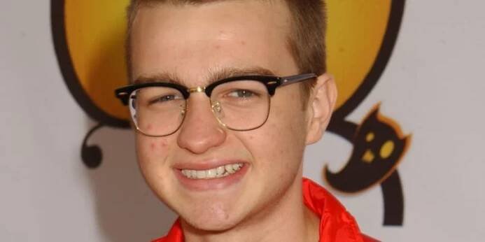 Herec Angus T. Jones je dnes k nepoznání