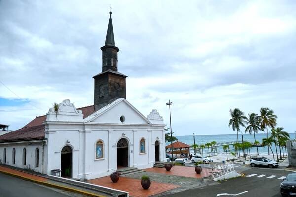 one of ten places not to miss when visiting Martinique: Église Saint Thomas