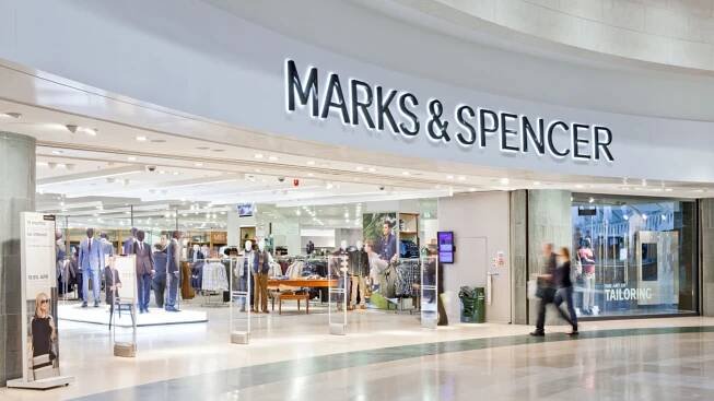 Marks & Spencer od dubna zvýšil všem prodavačům v Česku mzdy o devět procent