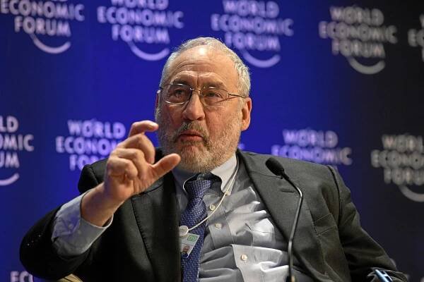Soubor:Stiglitz - World Economic Forum Annual Meeting Davos 2009.jpg – Wikipedie