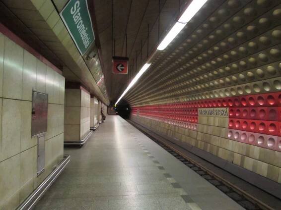 Staroměstská - stanice metra A a okolí - Zrakově postižení cestují 2.1+ a můj dopravní web