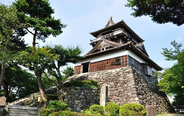 Maruoka Castle