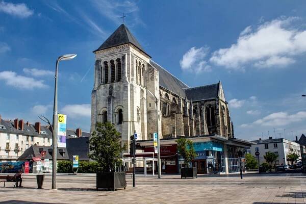 Tours: Basilique Saint-Julien