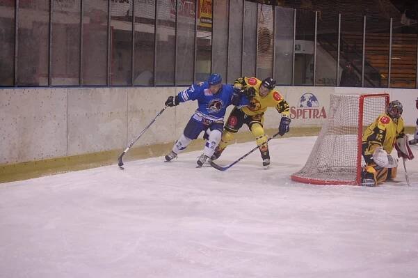 26. 11. 2008 - HC Orlová : HC Uničov 4:2 (foto: Luděk Cibulka) 