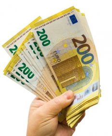 Saeima odhaluje, zda 1. ledna 2024 mohou lidé počítat s touto konkrétní peněžní dávkou pro obyvatele – jak to bude?