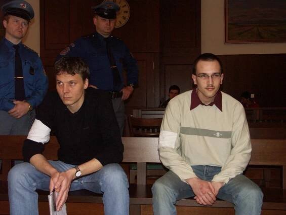 Na doživotí: Zabíjel pro peníze, těla zakopával v lese. Trojnásobný vrah Hejna ve Valdicích odmaturoval