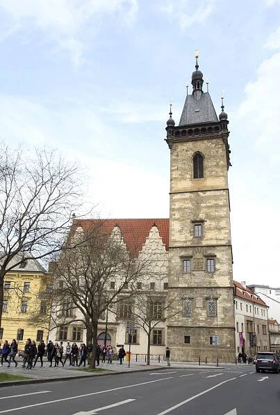 Kapli Novoměstské radnice opravili restaurátoři: Při pracích narazili na vzácné fresky