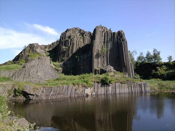 File:Panská skála - panoramio.jpg