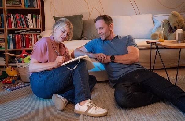 In aller Freundschaft - Kinderleicht - Z filmu - Isabell Gerschke, Julian Weigend