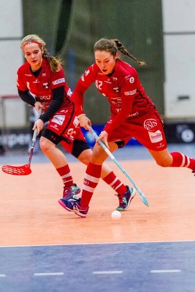 Florbal extraliga žen: Tatran Střešovice vs Crazy Girls Liberec | Michal Křenek - svatební fotograf | Svatební a sportovní
