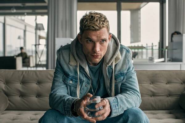 Bejval sem slavnej - Z filmu - Ed Skrein