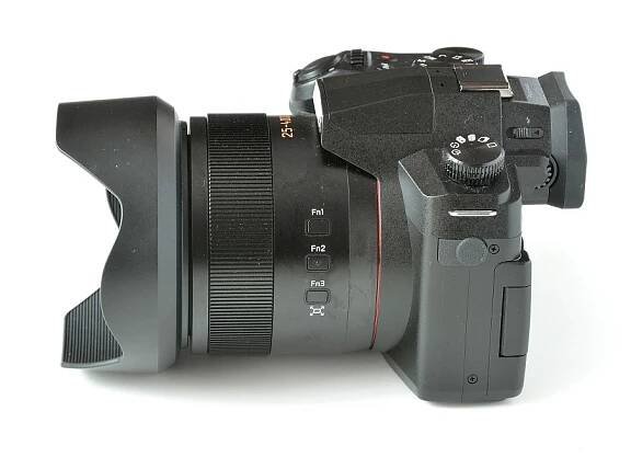 Panasonic LUMIX DC-FZ1000II | © Petr Koritina