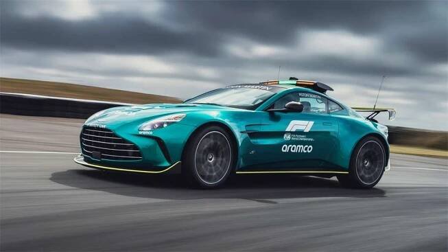 Novinka bude mít premiéru v akci už tento víkend během Velké ceny Nizozemska v Zandvoortu. | Aston Martin Vantage S FIA F1 Safety Car Zdroj: Aston Martin