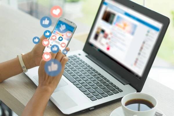Konzistentní, ale ne stejná: Jak upravit obsah pro různé sociální sítě a platformy