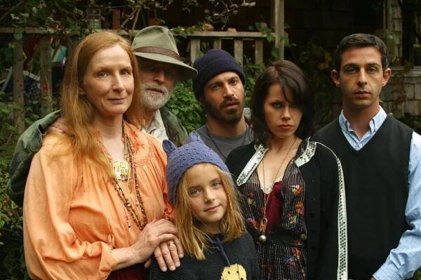 HUMBOLDT COUNTY, from left: Frances Conroy, Brad Dourif, Madison Davenport (foreground wearing purple hat), Chris Messina, Fairuza Balk, Jeremy Strong, 2008. ©Magnolia Pictures