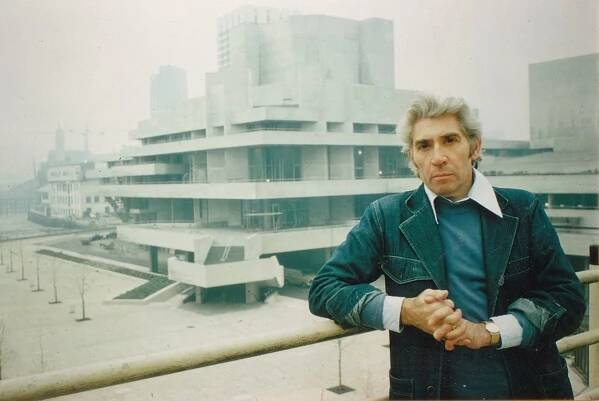 Gallery - Frank Finlay Net