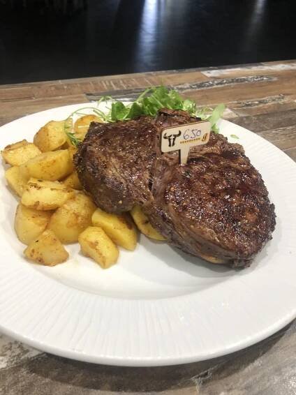 Degustace vyzrálých steaků a prvotřídních rumů: 5 druhů masa vč. Wagyu a 6 rumů