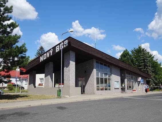 Fotogaléria • Nový Bor, aut.nádr. 1 (Autobusová stanica - státie) • Mapy.com