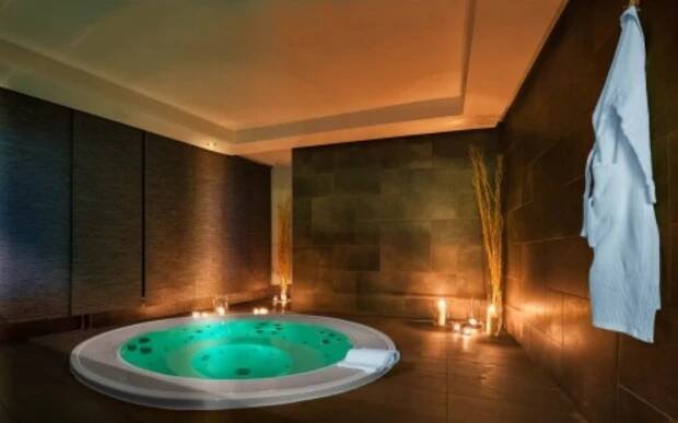 Beskydy: Valašské Meziříčí v rodinném Hotelu Abácie **** se snídaní a vstupem do wellness i fitness centra