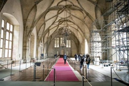 Rekonstrukce Vladislavského sálu, největšího slavnostního prostoru středověké... | iROZHLAS - spolehlivé zprávy